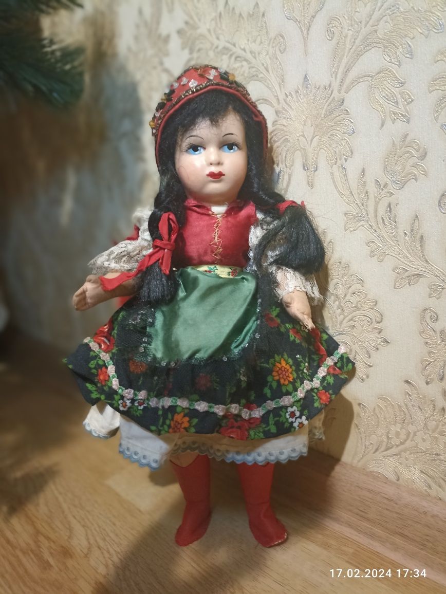 Старинная кукла папье-маше