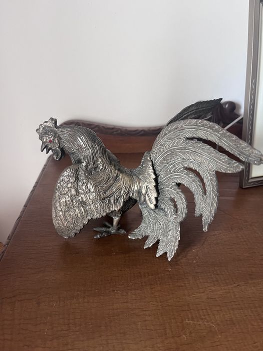 Galo de estanho decorativo