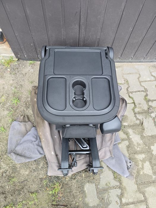 Fotel śrdkowy stolik ford Tourneo Custom  2023r