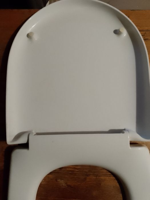 Кришка унітазу...