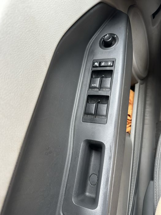 Продам авто на тимчасовій укр. реєстрації. 2.0 дизель, 6 ст. механіка