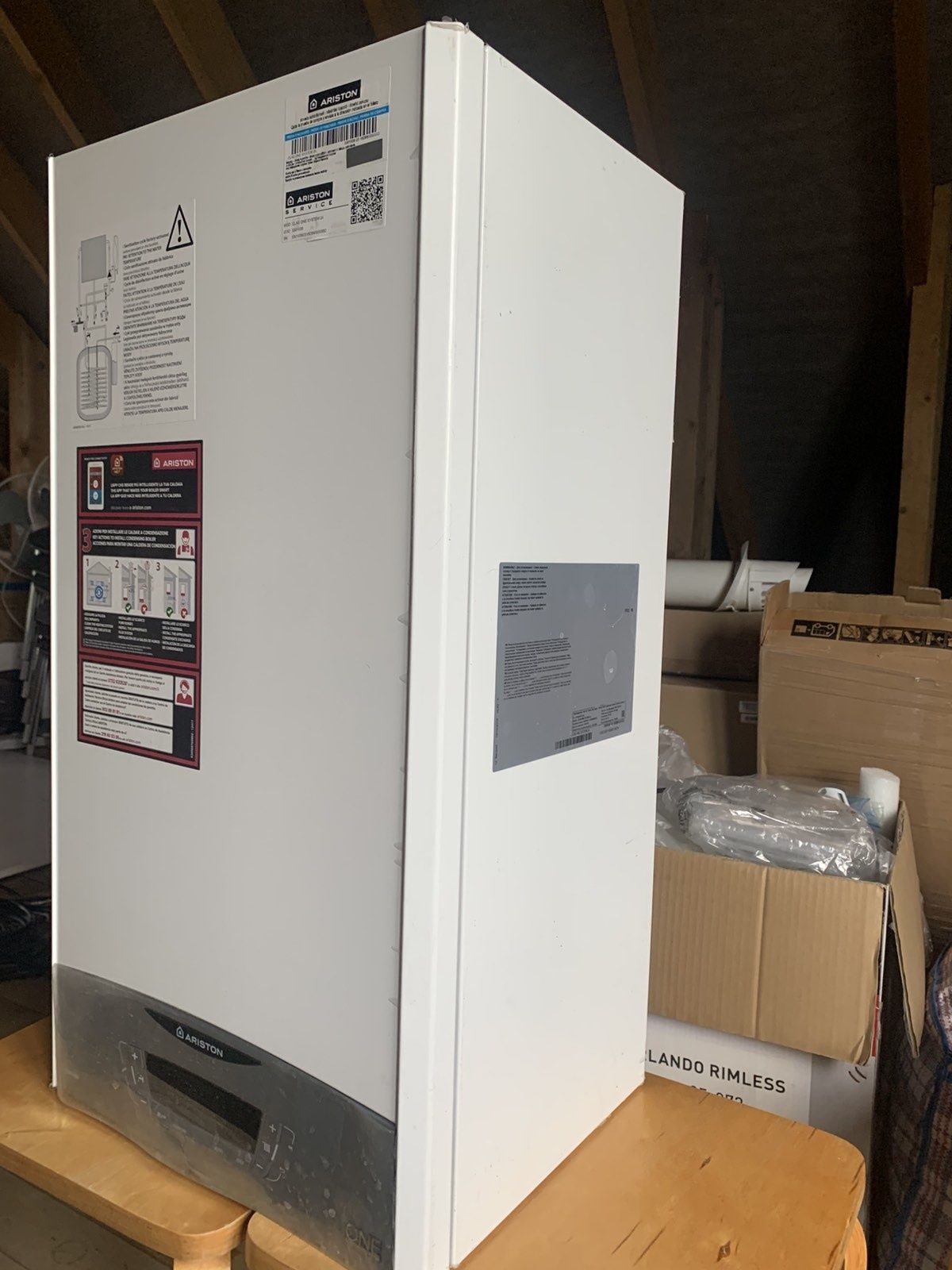 Котел газовий конденсаційний Ariston у Харкові