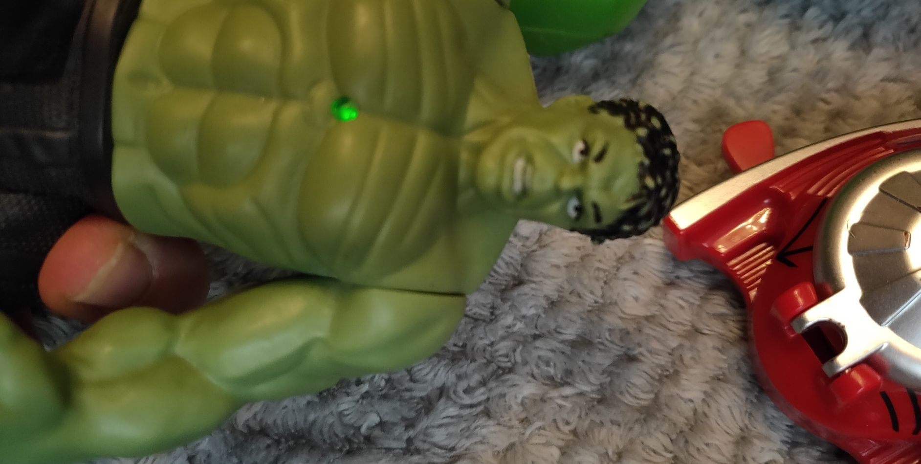 Zestaw figurek świecących Hulk Spiderman Thanos Kapitan