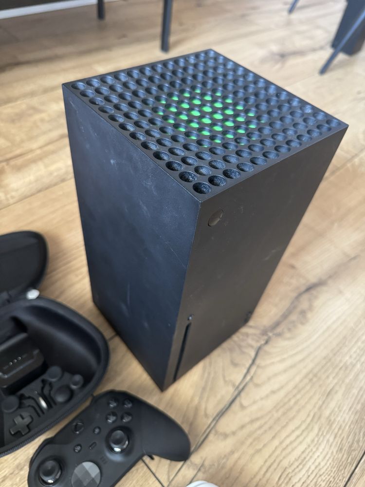 Xbox Series X 1TB + Elite Series 2 + bialy pad z Play&Charge Kit