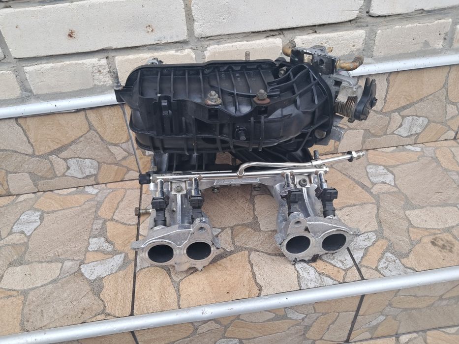 Впускний колектор ваз 2109 21099; 2110 2111 2112 2115 рампа форсунки