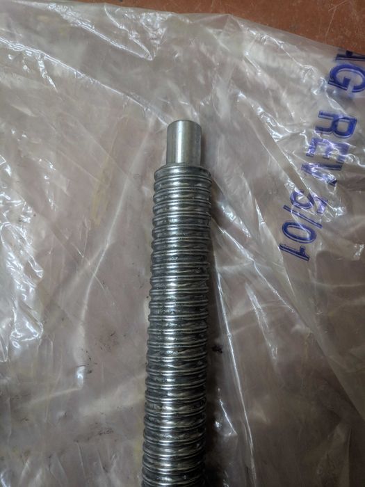 Продам ШВП винт 25*1470 с гайкой