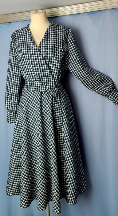 Sukienka  w kratkę  roz.42/44/46