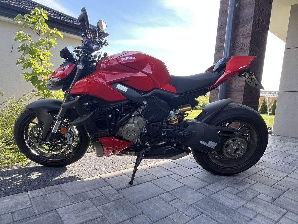 Ducati streetfighter v4
