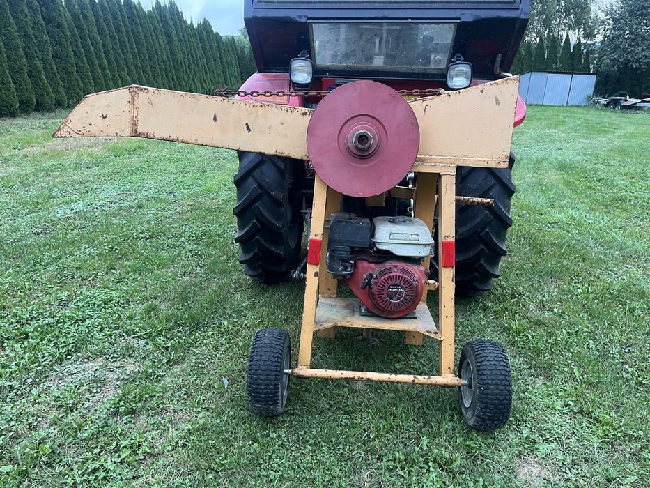 Rębak gałęzi spalinowy