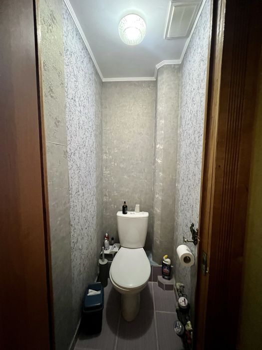 Продається 2 кімнатна квартира на вул. Героїв Крут