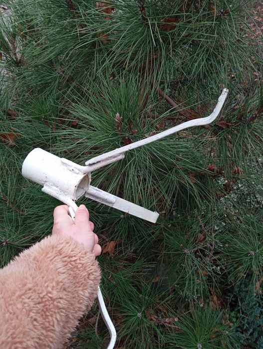 Металева тринога для ялинки