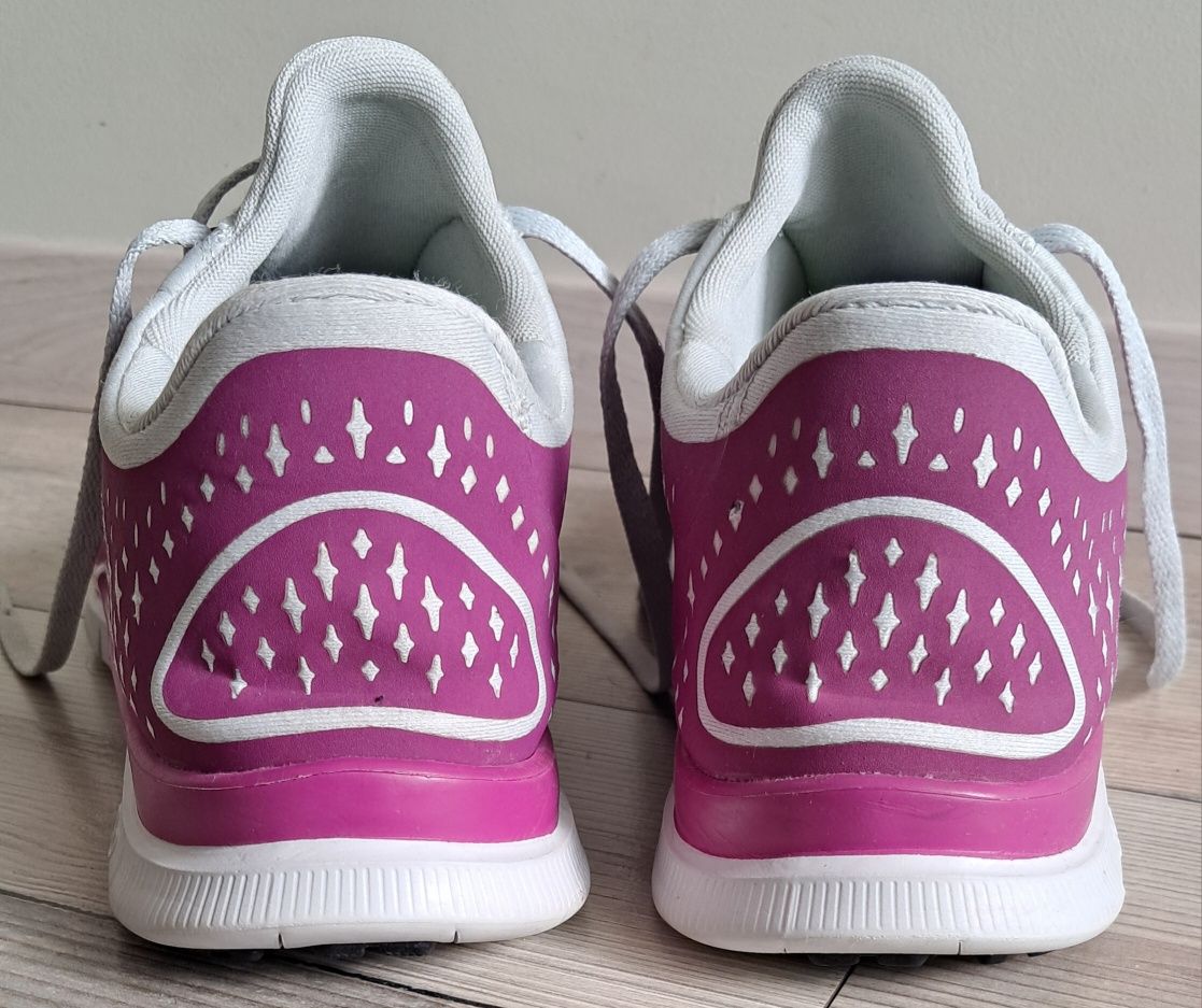 Кросівки NIKE Free 3.0 V4 W (р.40,5)