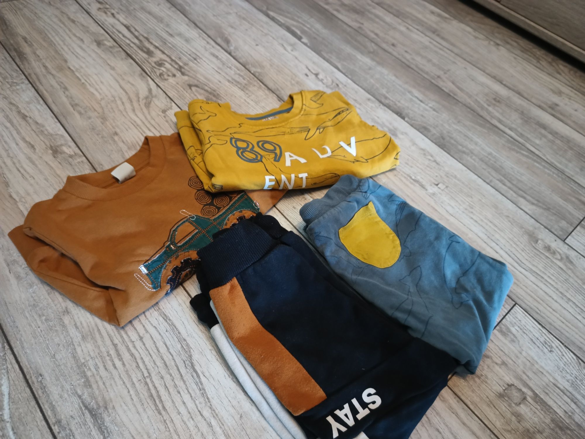 Spodnie i bluzy dla chłopca r.98 Smyk