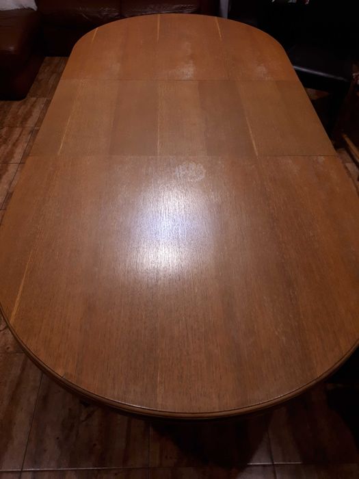 Stół z krzesłami (8)