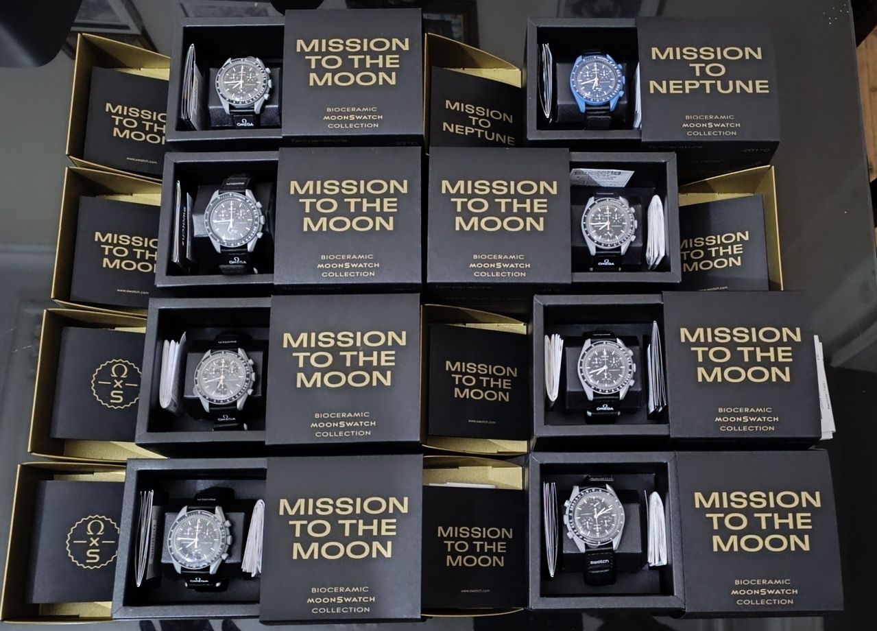 Swatch Moonwatch Moonshine Gold