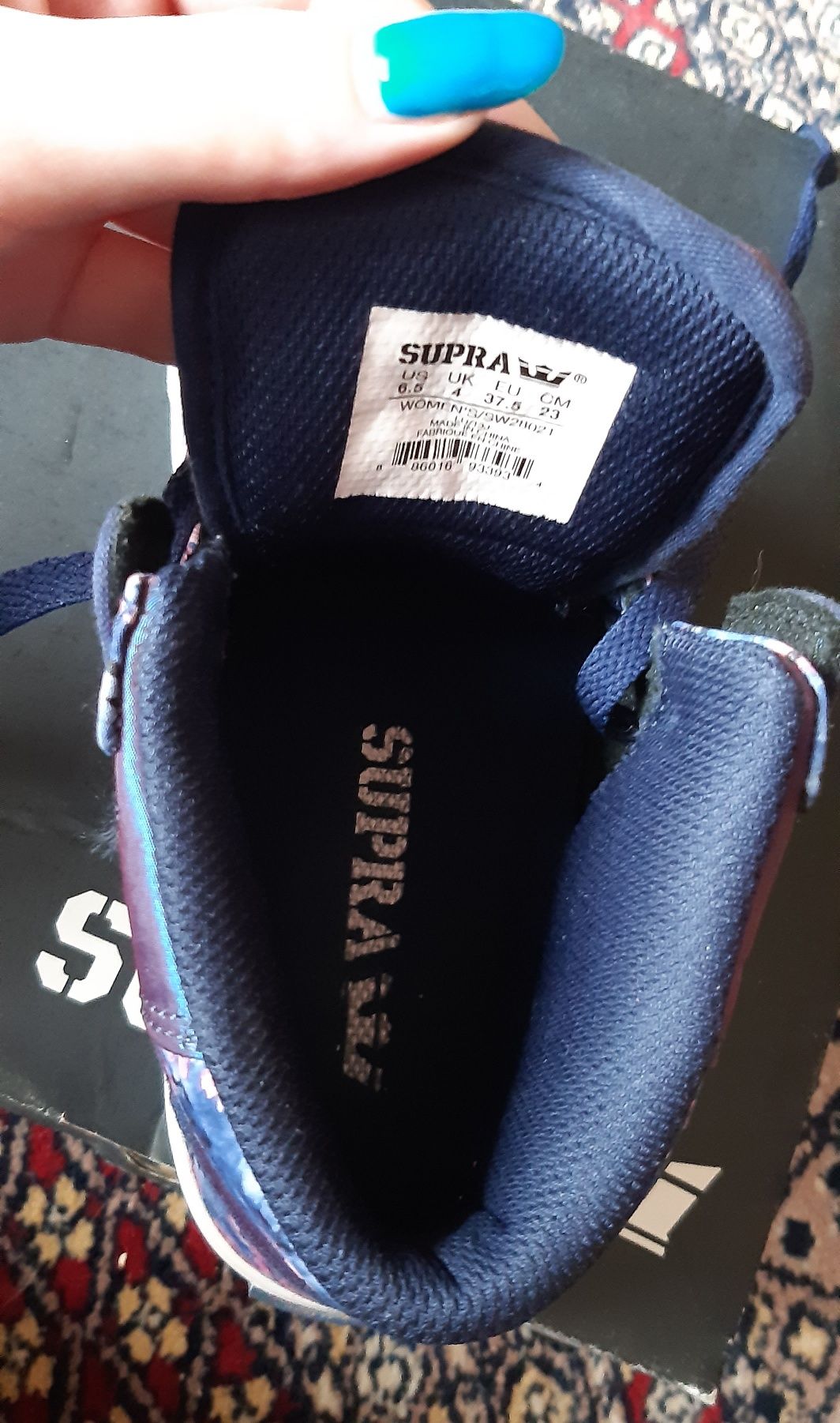 Kwiatowe buty Supra