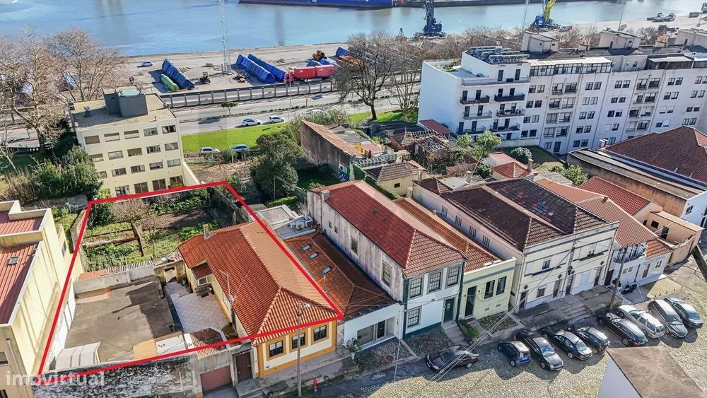 Moradia com 890m2 em Localização Premium -  Leça da Palmeira