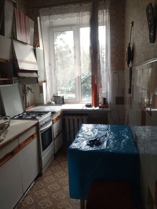 Продам сталінку в центрі міста