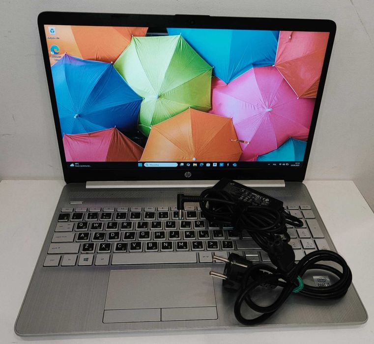 Laptop HP 15-DW1000nw 15,6 " Intel Core i3 8 GB / 256 GB WIN11