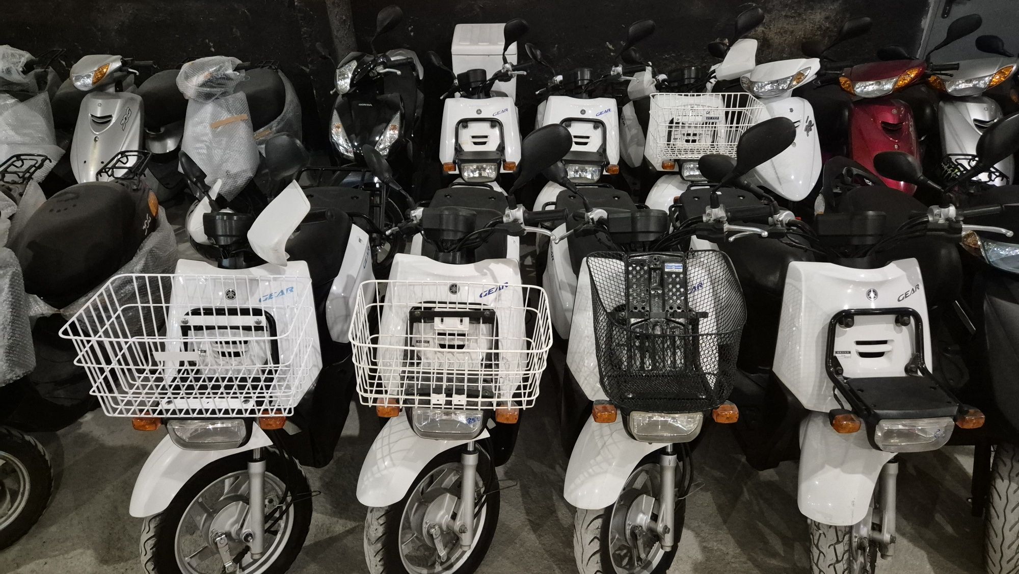 Мопед Yamaha  Gear UA08 з контейнера