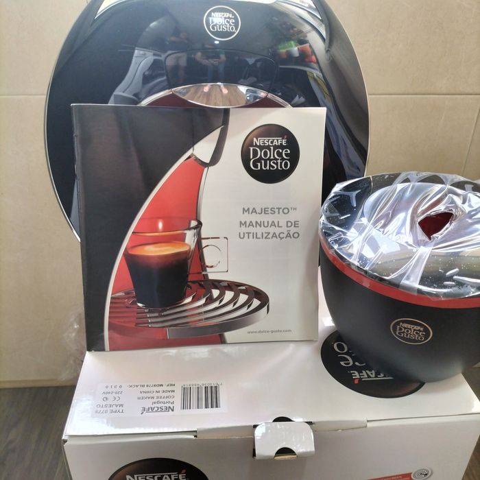 Maquina café/outras bebidas Dolce Gusto Magesto nova na caixa
