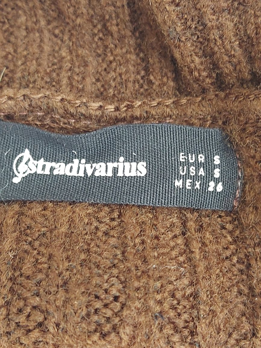 Sukienka z golfem zimowa rozmiar S firma Stradivarius to raczej 4XL/5X