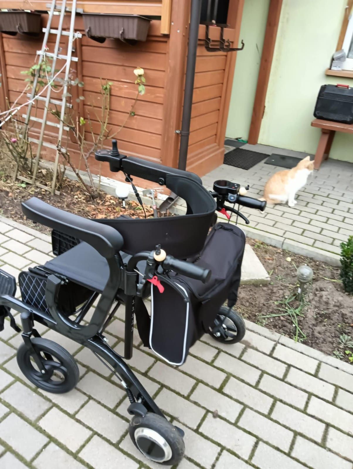 Wózek elektryczny inwalidzki/chodzik, MR01 Modern
