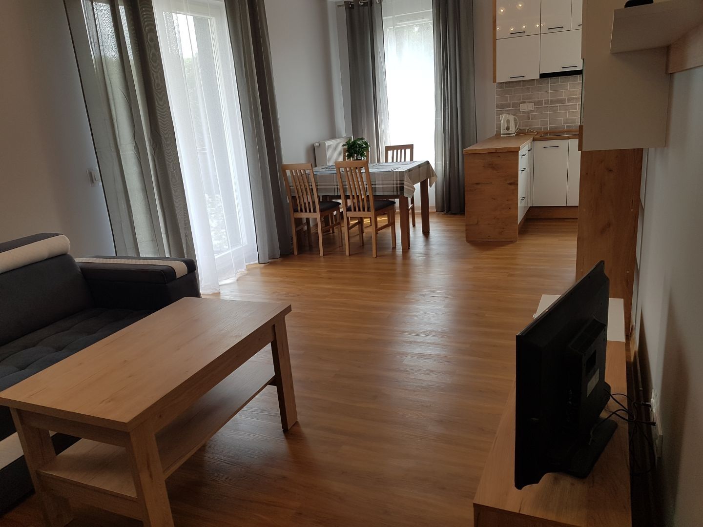 Wynajmę mieszkanie63m²3pokoje balkon miejsceW garażu ul.MODZELEWSKIEGO