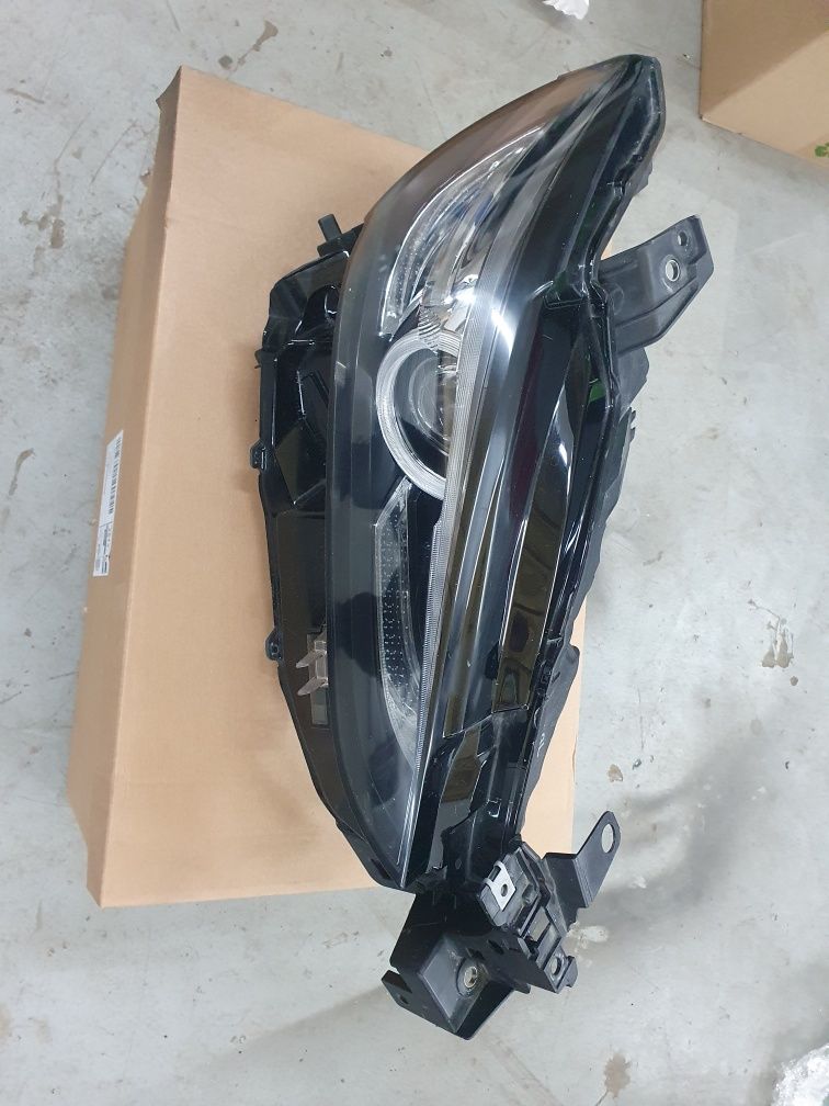Lampa Przod Lewa Prawa Mazda 6 GL 18r- 12 PIN