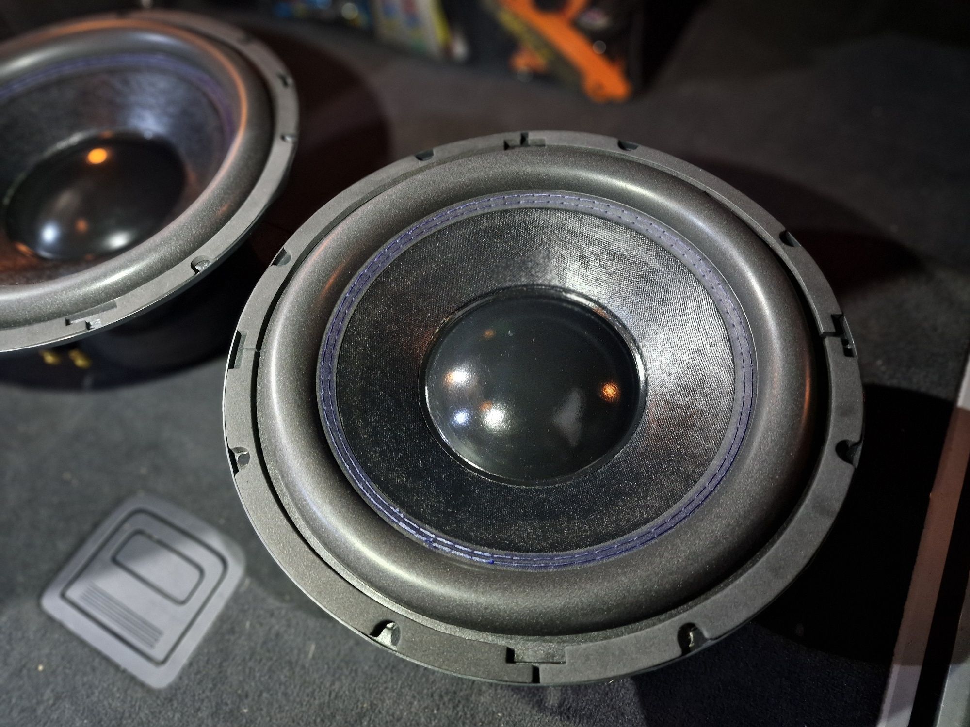 Skrzynia basowa subwoofer tuba 2x Głośnik 30 cm Hifonics ZSPL12D2