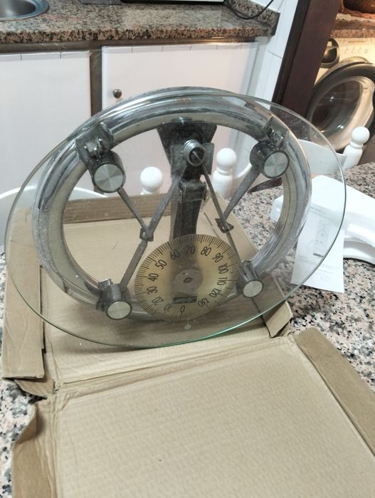 Balança de wc usada