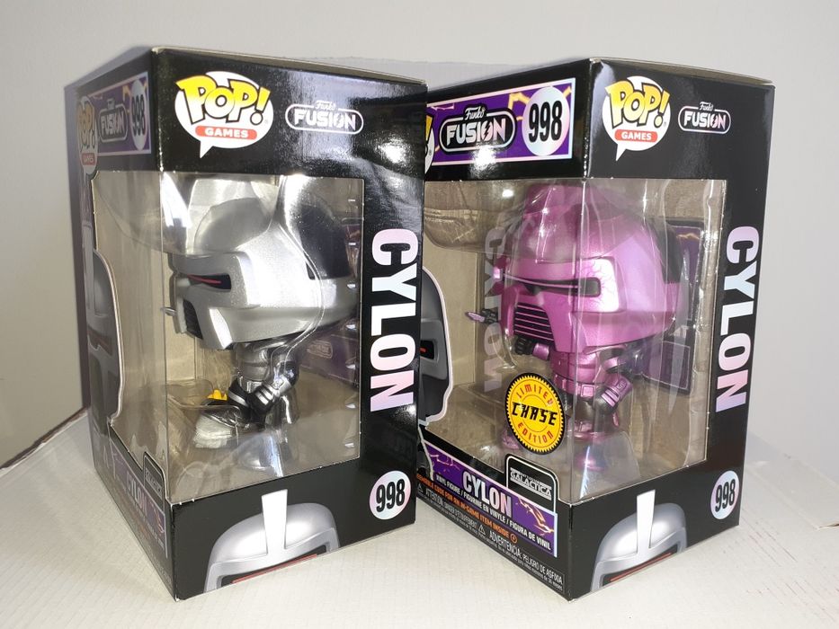Funko Fusion Cylon and Cylon Chase