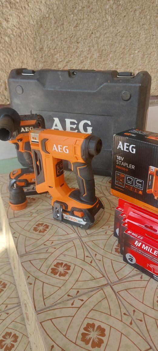 AEG bsb 18 cbl безщітковий дриль-шуруповерт та степлер AEG b18cs10