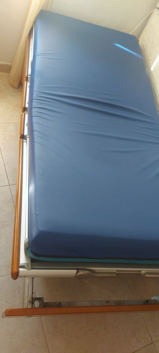 Cama articulada elevatoria