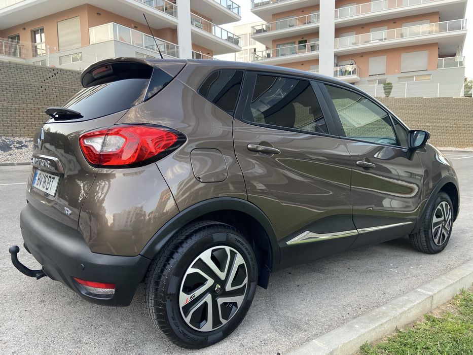 Captur Motor de Corrente 0.9 • 90 cv • Multimidia • Sem Riscos