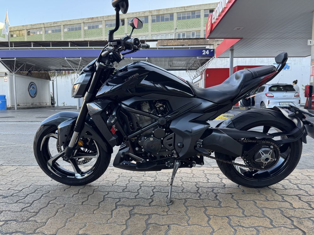 Mota 350cc sem detalhes 2023