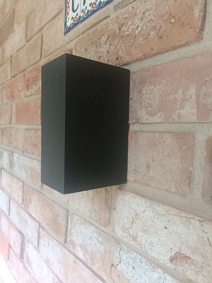 Lampa na zewnątrz Ledvance czarna