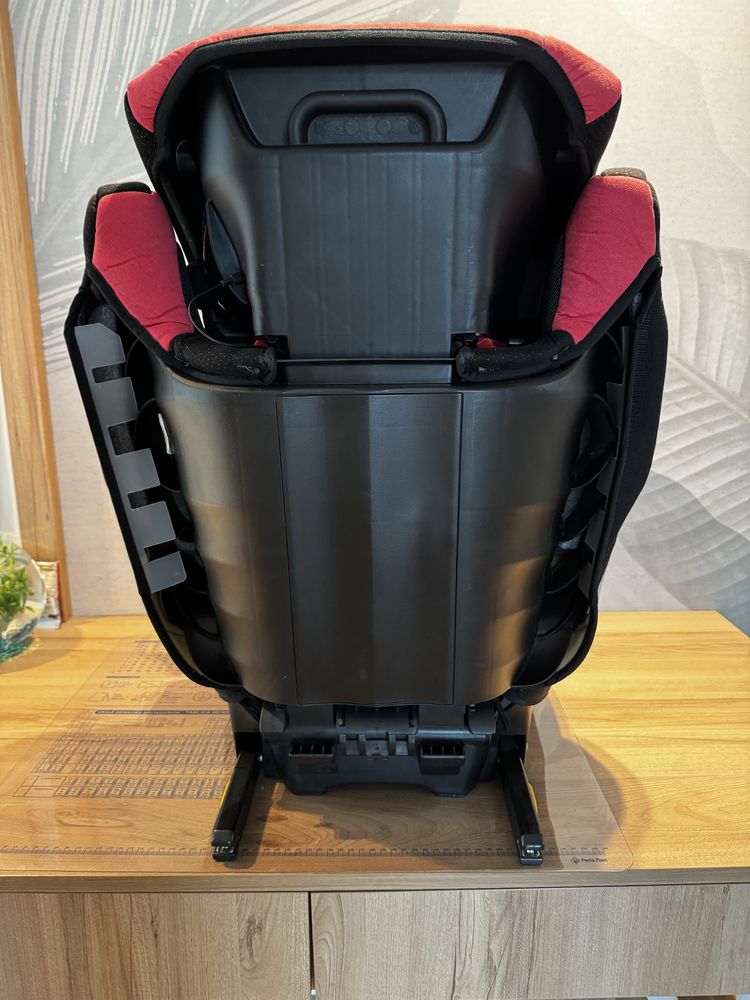 fotelik samochodowy Recaro Monza Nova