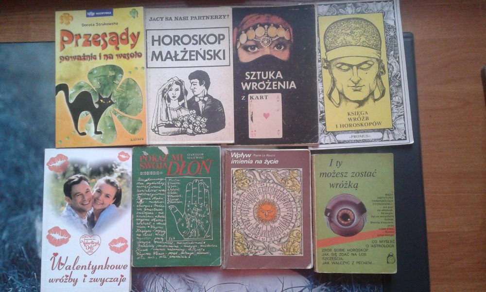 Książki i karty (tarot, runy, horoskop, magia, znaki zodiaku, sennik)