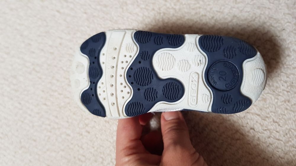 Buty dziecięce Geox rozmiar 20 oddychające