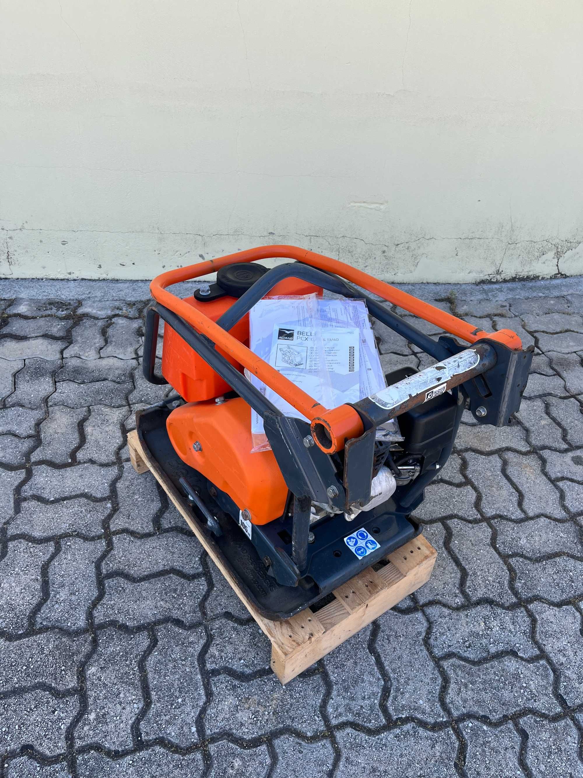 Placa compactadora 2024 motor Honda.
