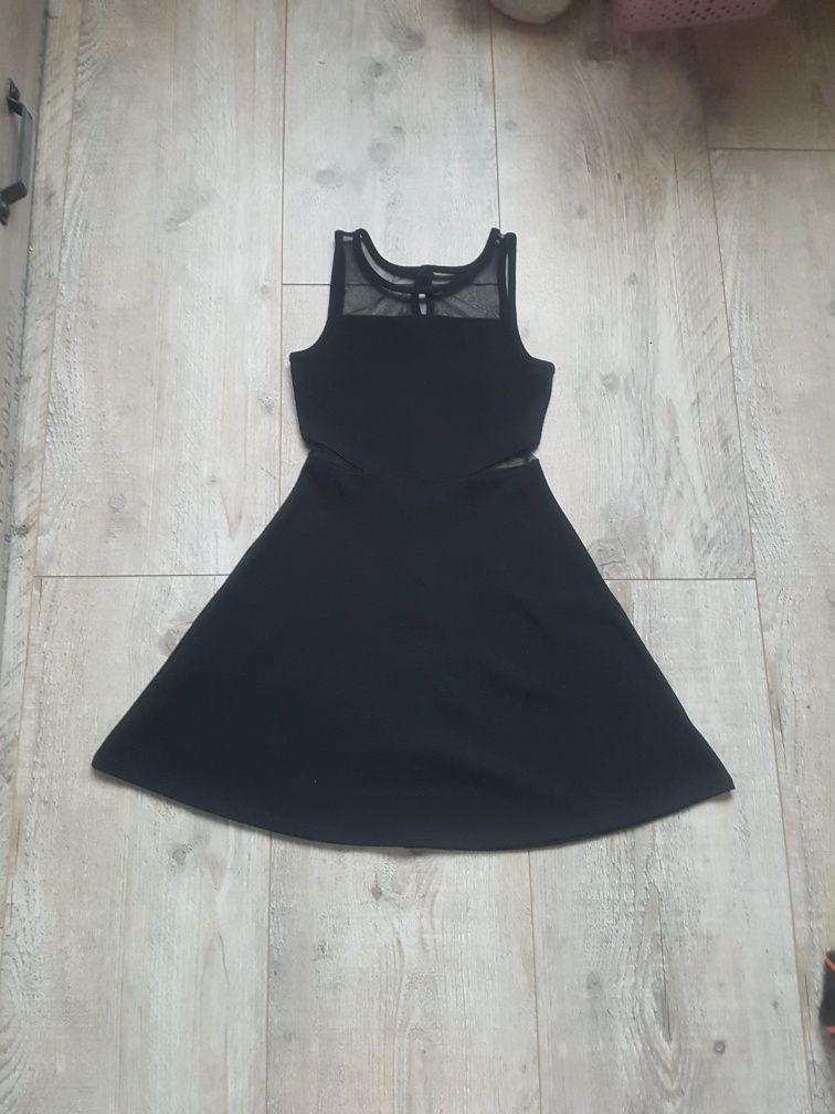 Czarna elegancka, wizytowa, galowa sukienka na ramiączkach 146