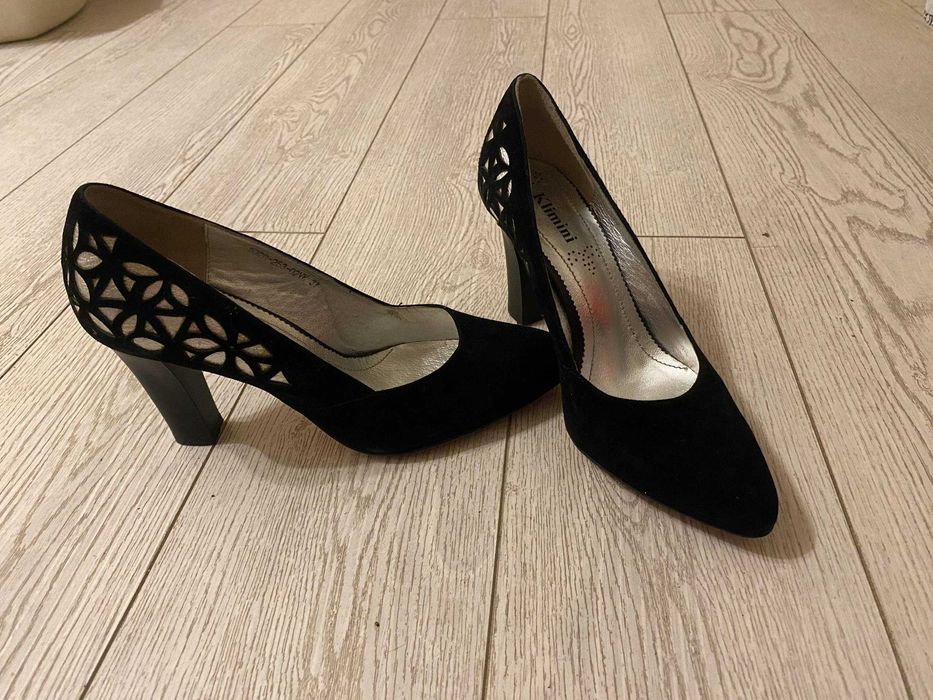 Черные туфли острый нос 37 размер klimini