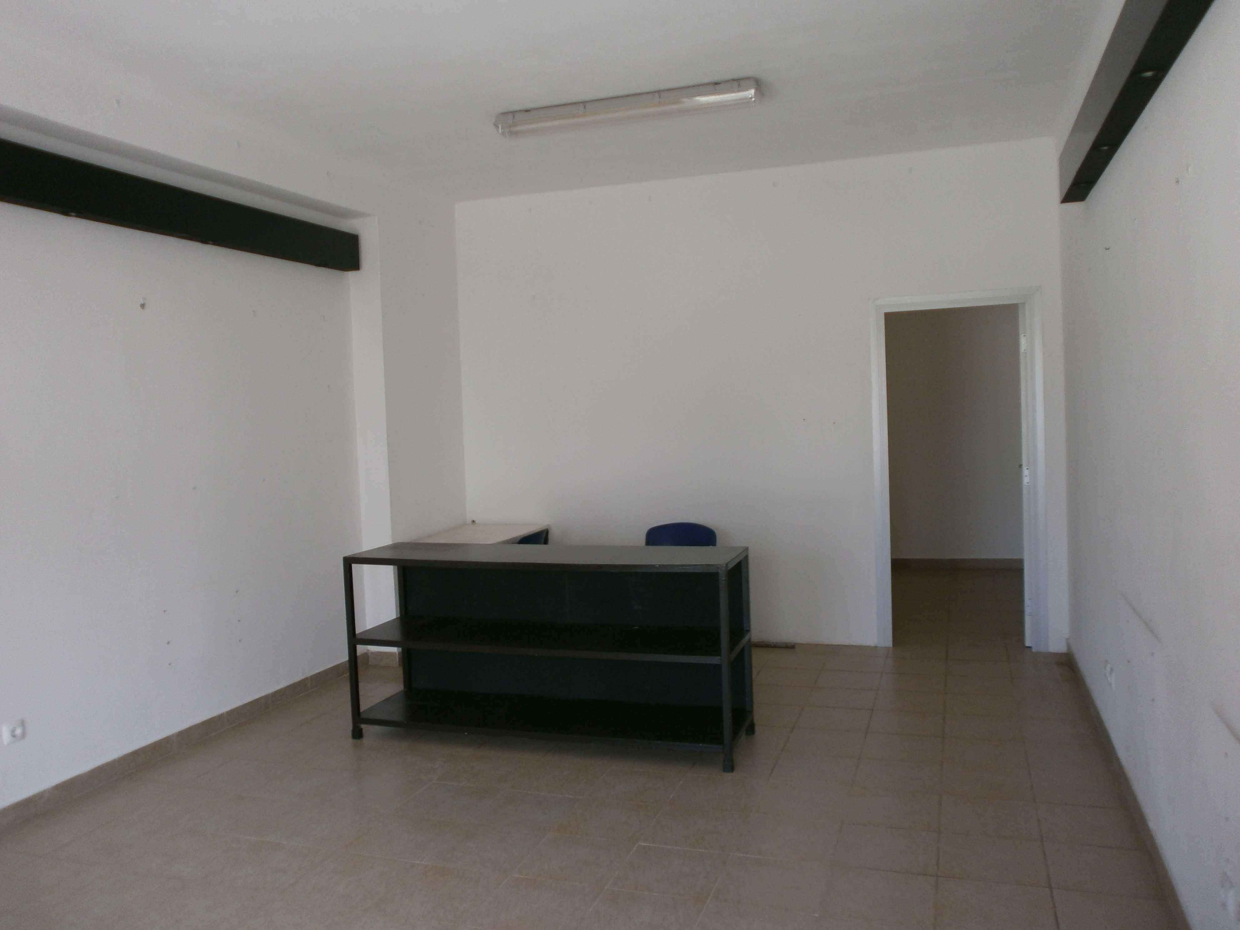 Casa no centro da aldeia