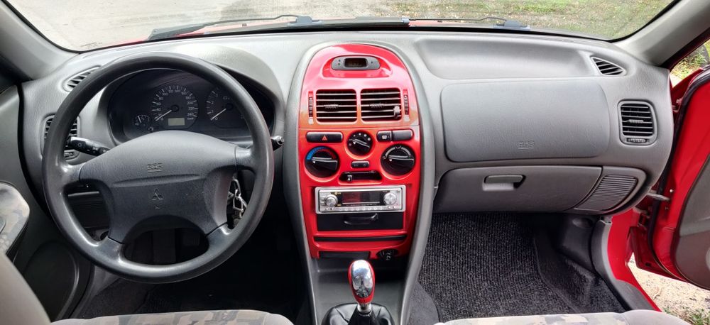 Mitsubishi Carisma 1.8

GDI