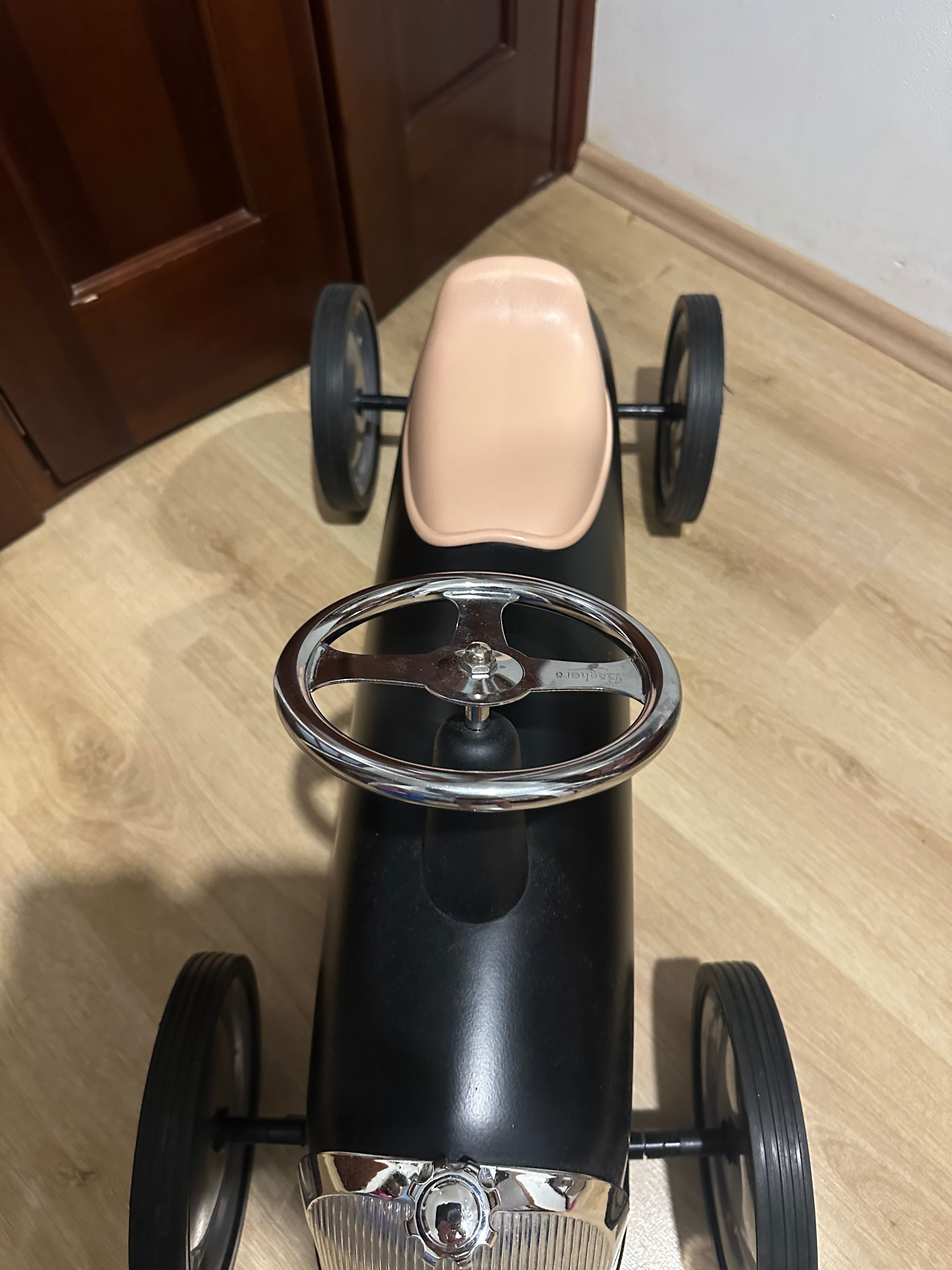 Jeździk/auto Baghera