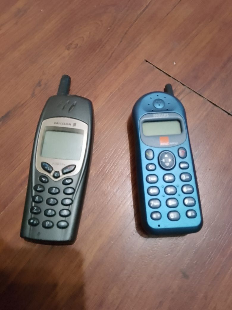 Продам 2 вінтажних телефона.