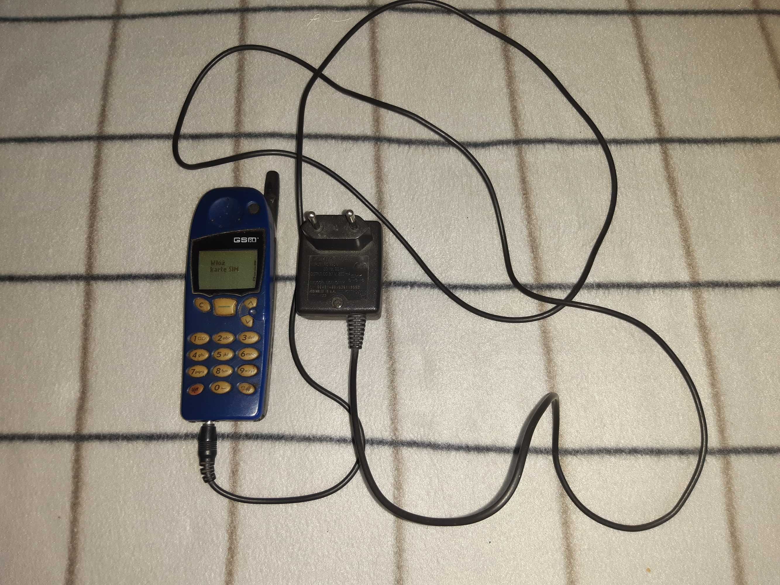 NOKIA 5110 z oryginalną ładowarką, kolekcjonerska, ok 27 letnia.