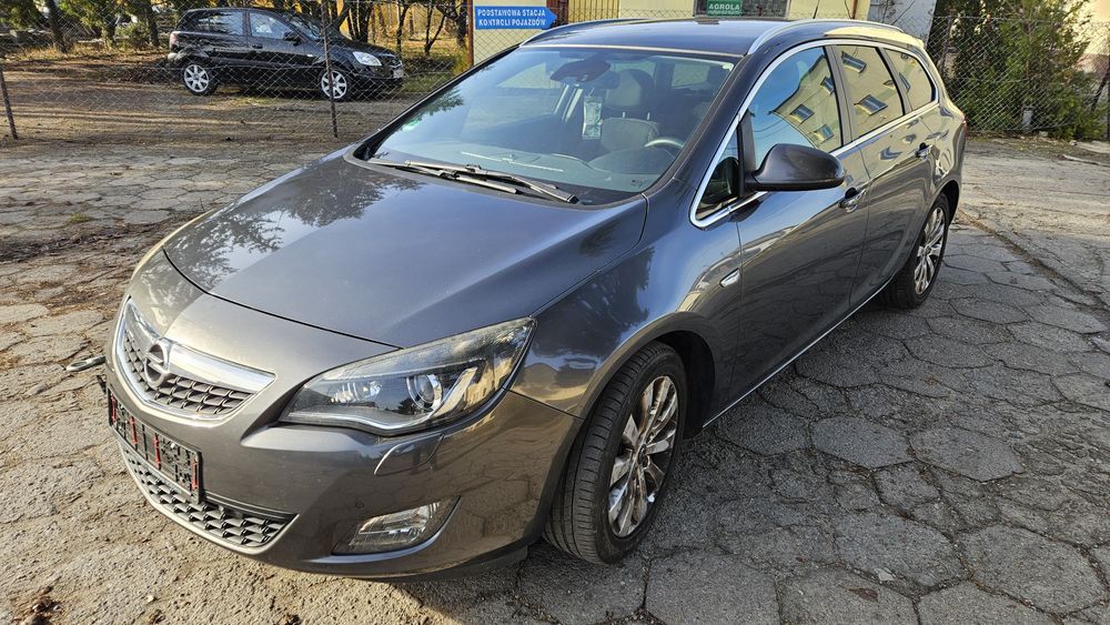 Opel Astra J 2011r 2.0 Diesel uszkodzony silnik Auto z Niemiec