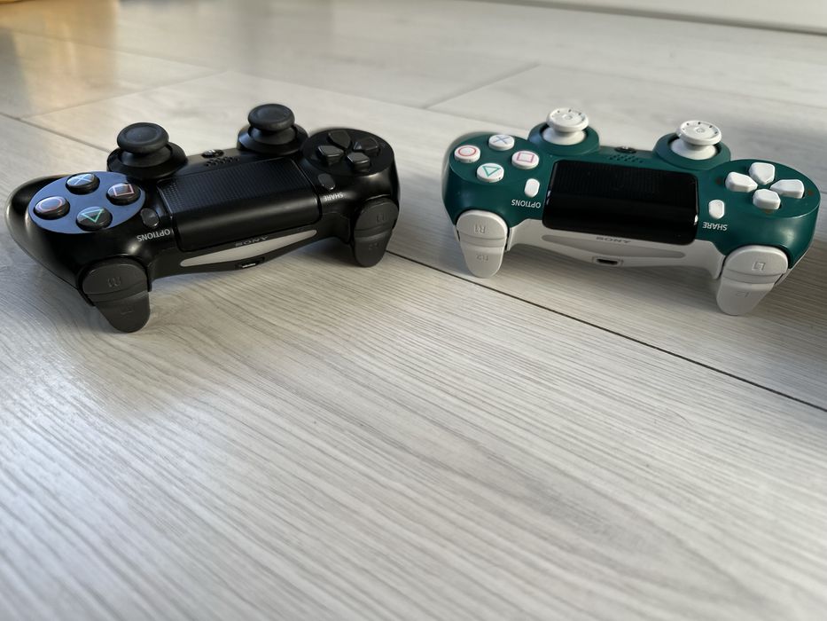 Playstation 4 PRO 1TB 2 pady